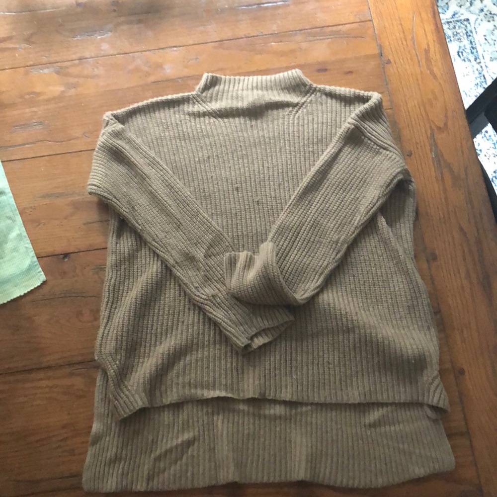 Brown sweater size small, oversized comfy.